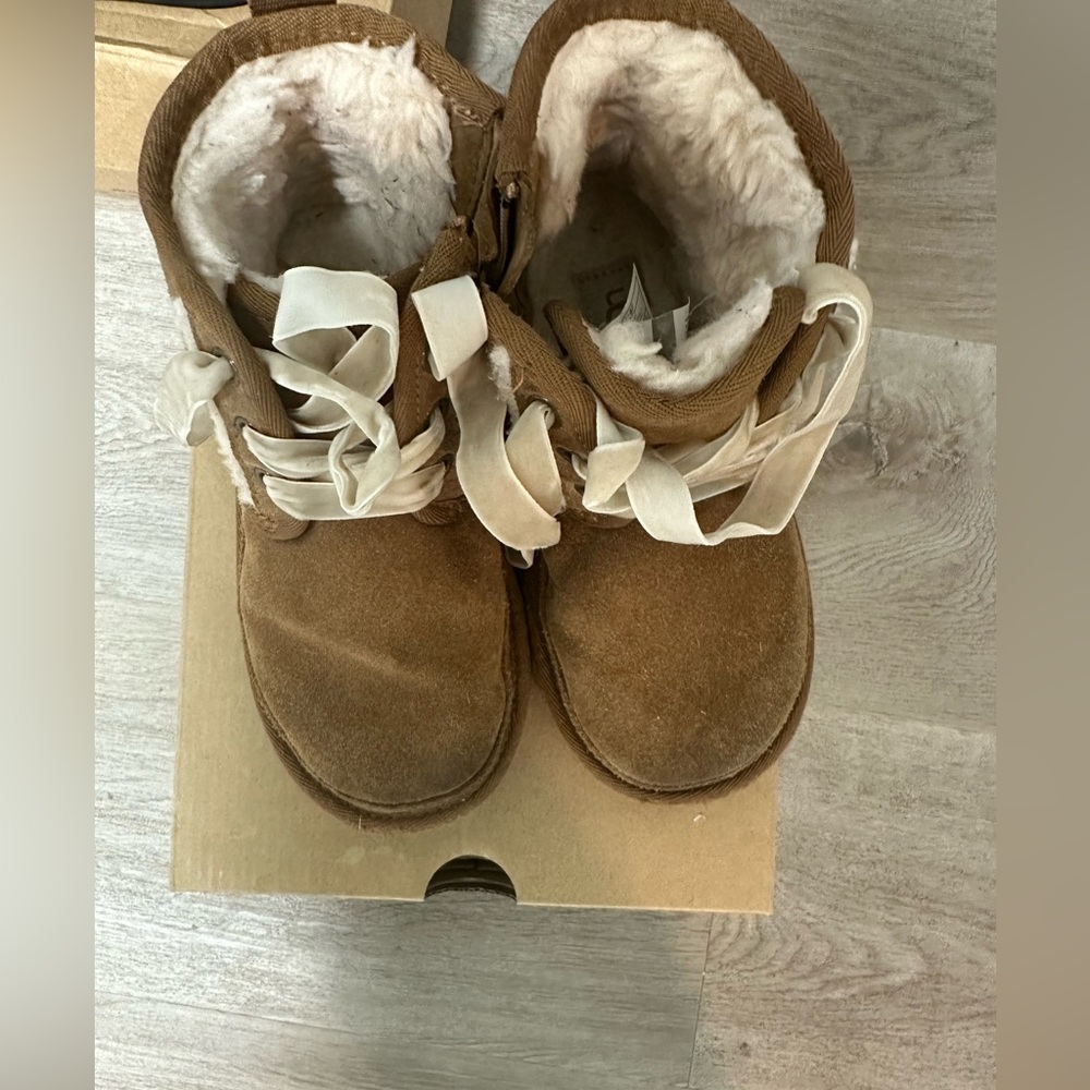 Ugg, chestnut, toddler size 12